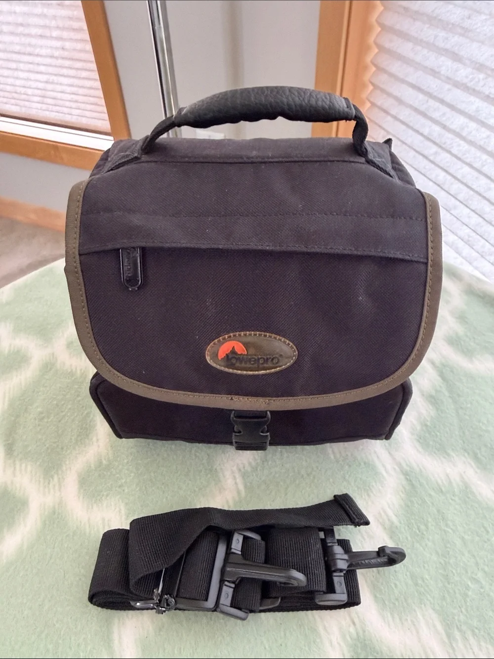 Kodak Black EasyShare Z981 Digital Camera with Black Carry Bag
